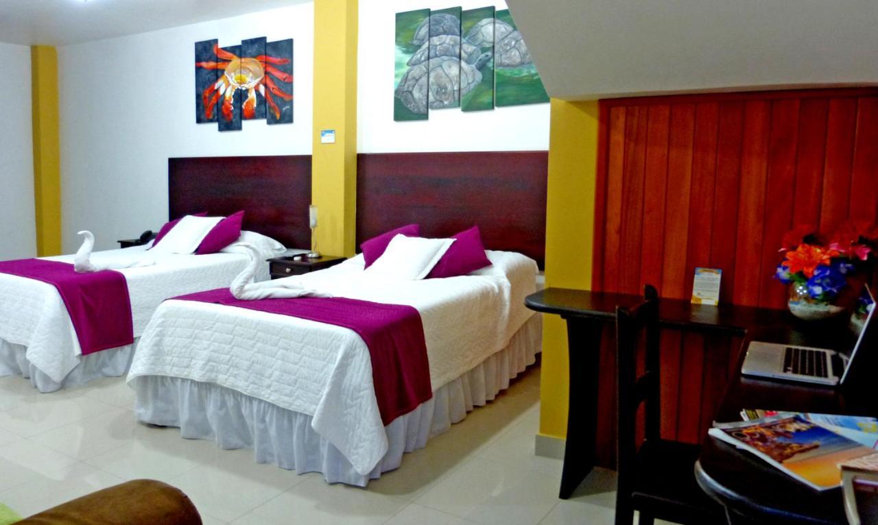 Hospedaje Brisas Del Pacifico Puerto Ayora  Exteriér fotografie