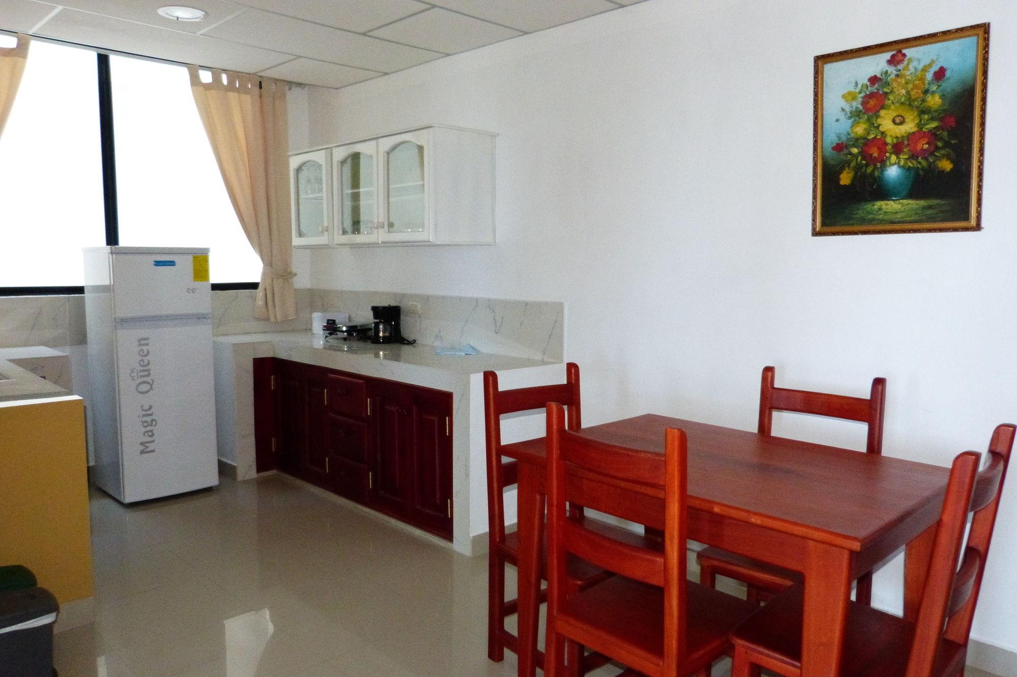 Hospedaje Brisas Del Pacifico Puerto Ayora  Exteriér fotografie