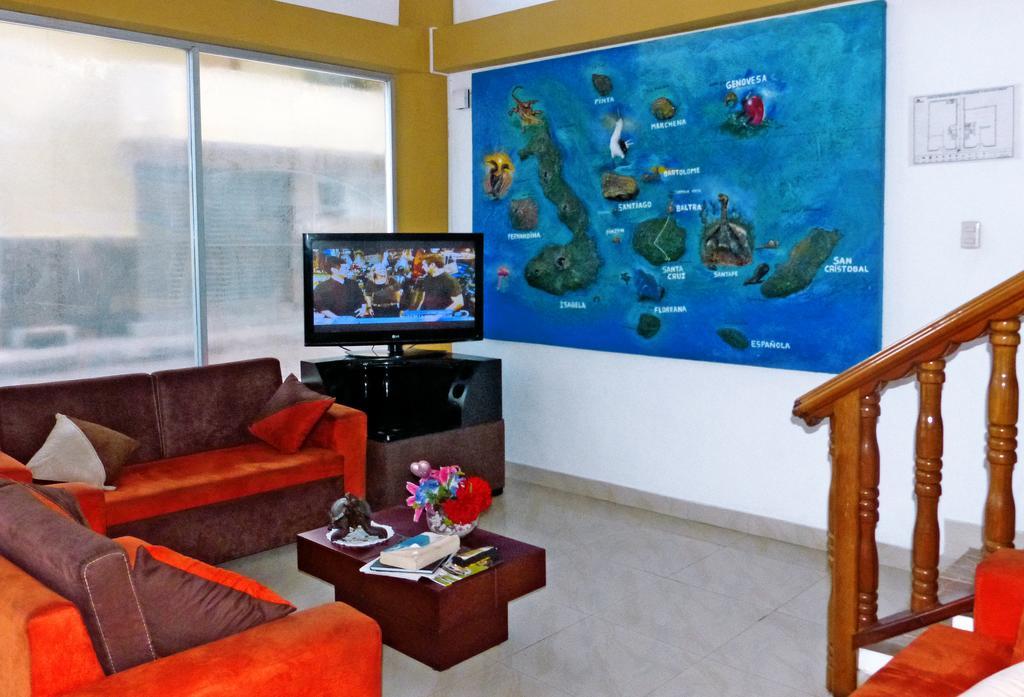 Hospedaje Brisas Del Pacifico Puerto Ayora  Exteriér fotografie