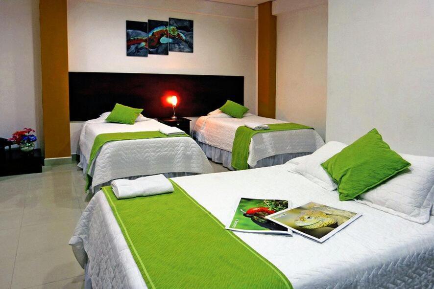 Hospedaje Brisas Del Pacifico Puerto Ayora  Exteriér fotografie