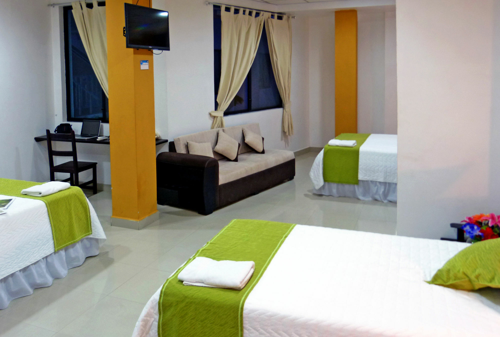 Hospedaje Brisas Del Pacifico Puerto Ayora  Exteriér fotografie